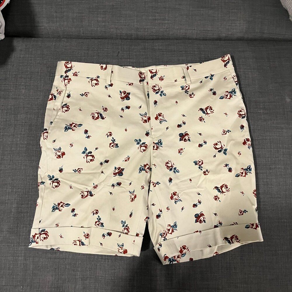 Barneys New York Shorts NWT Very High Quality